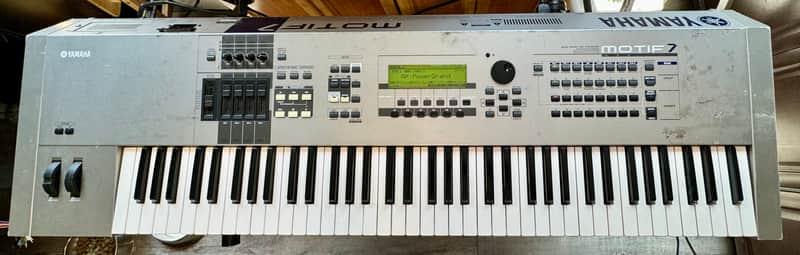 Yamaha Motif 7 Keyboard Synthesizer Workstation image 1
