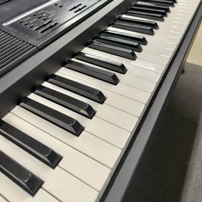 Yamaha CLAVINOVA CVP-8 image 2