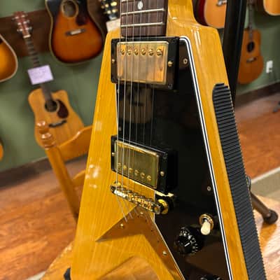 2022 Gibson Custom Shop '58 Korina Flying V Reissue Natural with Black Pickguard image 6