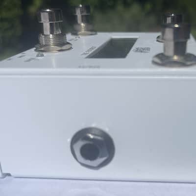 Matthews Effects The Futurist MIDI Controller 2022 - White (smallest midi controller) image 4