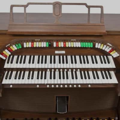 Allen Theatre Organ with Pedalboard, Built-In Speakers, and bench! image 2