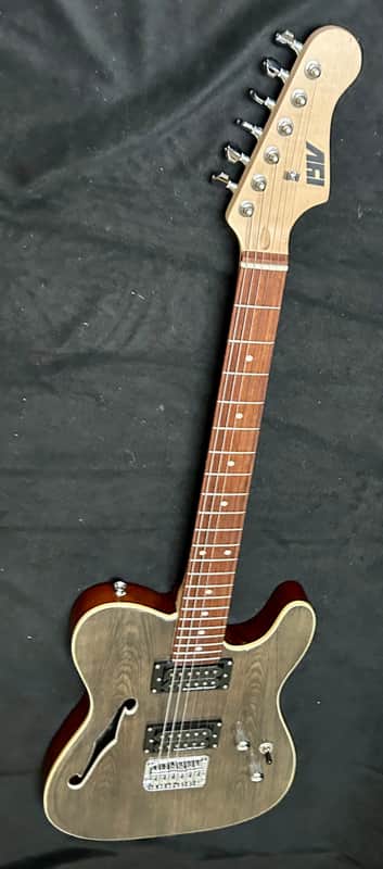 IYV Semi Hollow 2025 - Woodgrain image 1