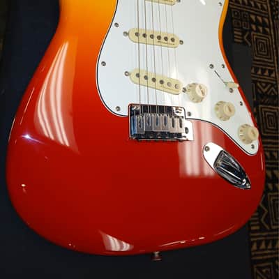 Fender Player Plus Stratocaster with Maple Fretboard 2021 - Present - Tequila Sunrise image 1
