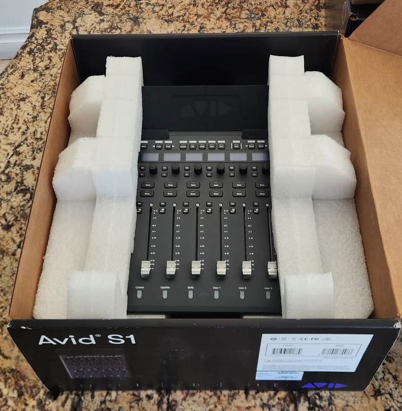 Avid S1 8-Fader EUCON Desktop Pro Tools Control Surface image 1