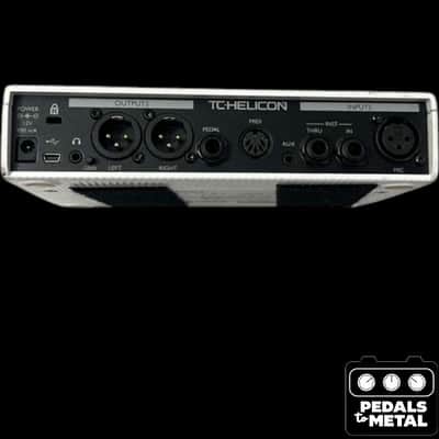 TC Helicon VoiceLive Play 2012 - Present - White - X18516 image 6