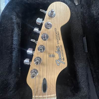 Fender Mexican Stratocaster (2008–2009) – Light Finish Maple Neck – MZ8137196 image 5