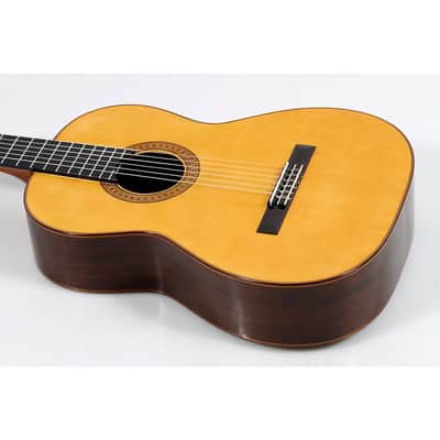 Yamaha GC82 Handcrafted Classical Guitar Regular Spruce image 3
