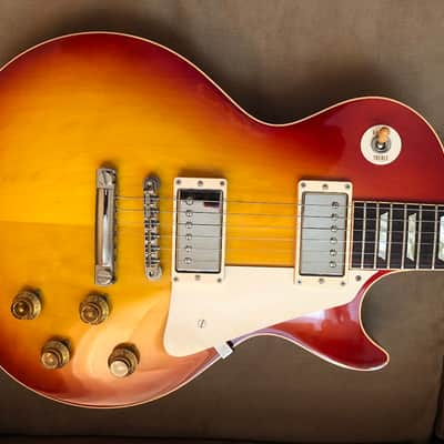 Gibson Les Paul Classic Custom 2001 - Sunburst image 3