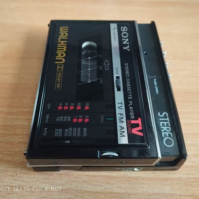 Sony WM F30 1984 - Sony Walkman radio Cassette player WM F30 black working image 6