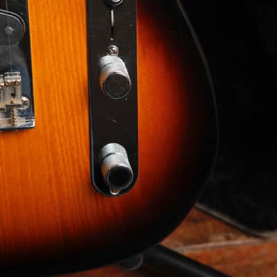 Fender American Standard Telecaster 2-Tone Sunburst Electric Guitar 2011 Pre-Owned image 7