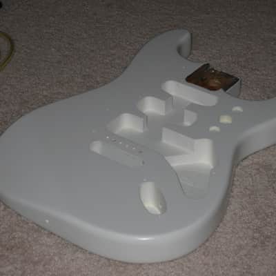 Fender MIM Strat body image 8