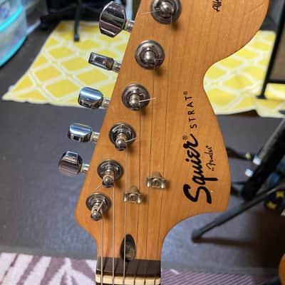 Squier Affinity 2006 - Red image 4