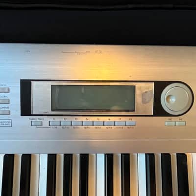 Korg Triton LE 88-Key 62-Voice Polyphonic Workstation 2000 -2002 - Silver image 5