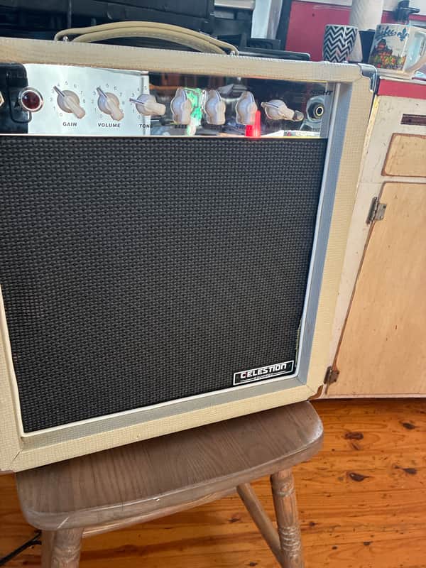 Stage Right 611815 2019 - Cream image 1