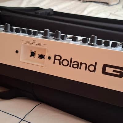 Roland SH-01 GAIA 37-Key Digital Synthesizer 2010 - 2012 - White image 9