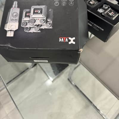 Xvive U4R4 Wireless In-Ear Monitoring System 2010s - Black image 7
