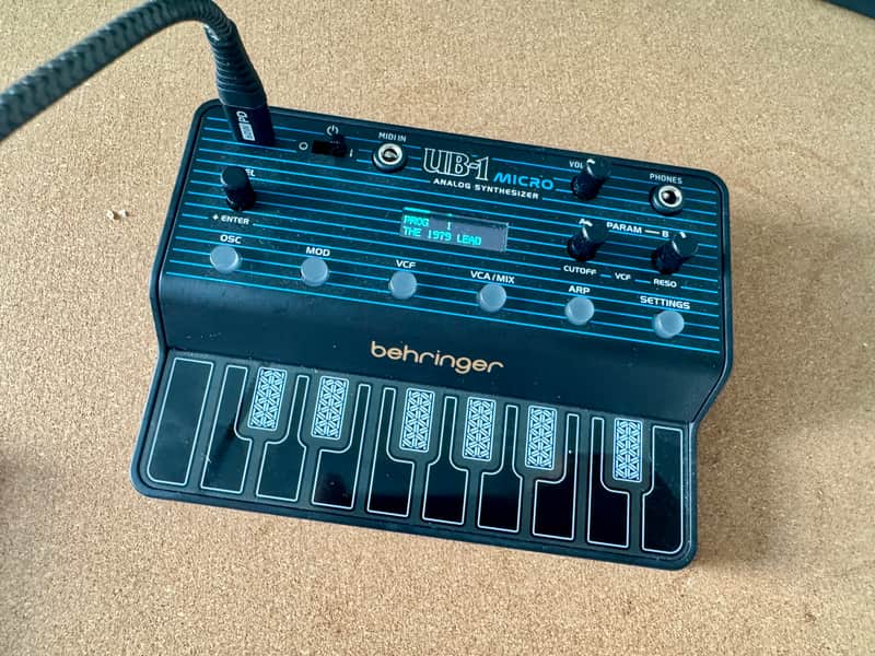 Behringer UB-1 Micro 2026 - Blue Metal image 1