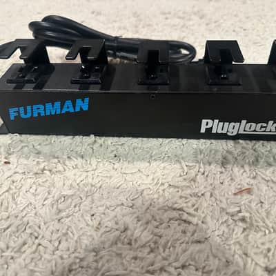 Furman PlugLock-PFP 5-Outlet Circuit-Breaker Protected Locking Outlet Strip - 5' Cord 2010s - Black image 1