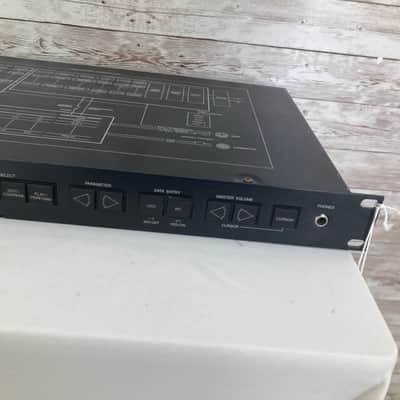 Used Yamaha TX81Z Rackmount FM Tone Generator image 4