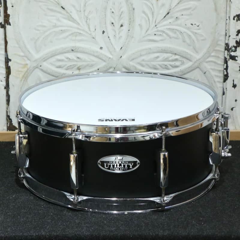 Used Pearl Modern Utility Snare Drum 14X5.5in image 1