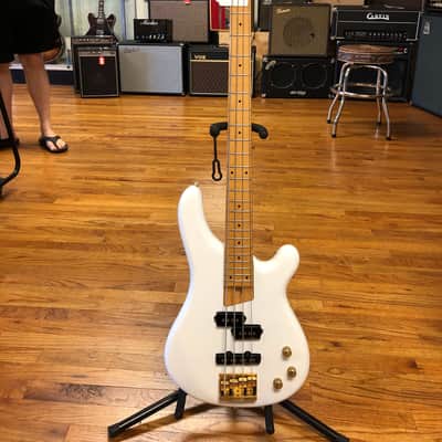Fernandes APB-4 White image 2