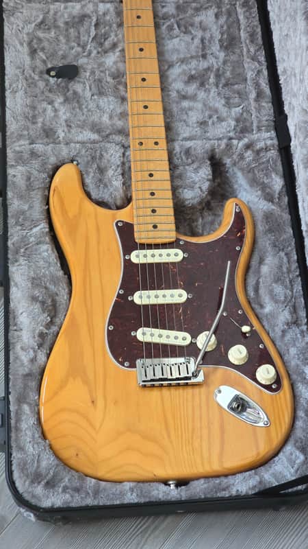 Fender American Ultra Stratocaster with Maple Fretboard