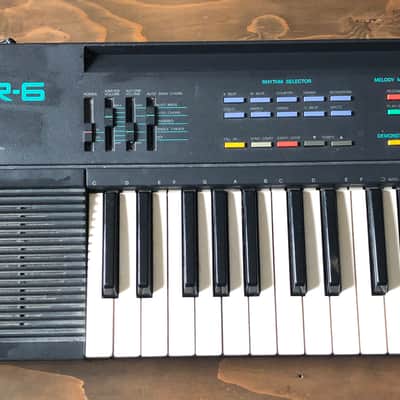 Yamaha PSR-6 Portable Keyboard w/ Power Supply image 2