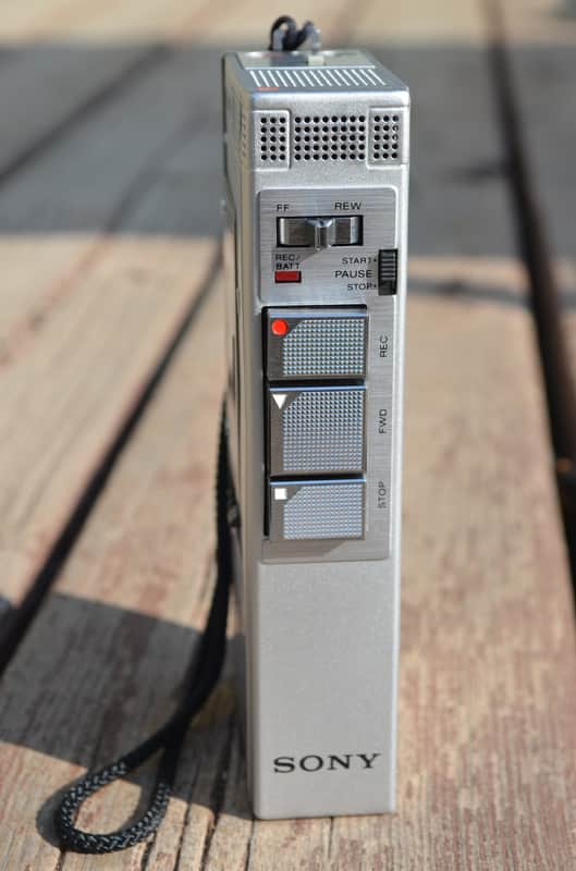 Sony M-1000 Stereo Microcassette Recorder Great shape with Case