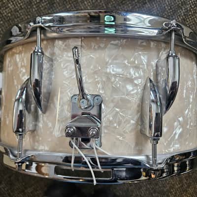 Sonor 14x5.75 Vintage Series White Marine Pearl Snare Drum image 5