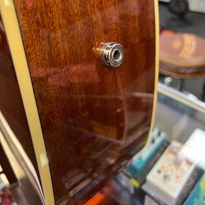 Fender Kingman™ Bass, Walnut Fingerboard, Black Pickguard, Shaded Edge Burst image 9