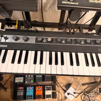 Yamaha Reface CP Mini Mobile Keyboard 2015 - Present Black image 1