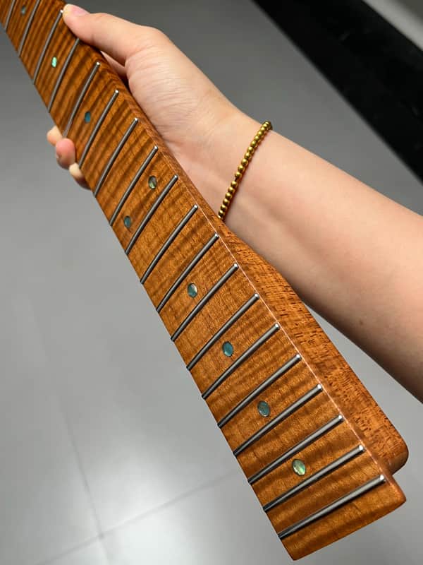 AAAA Bone nut Suhr Round-head stainless steel Roasted flame Maple Electric Guitar Neck 22 frets hole 10mm 12in image 1