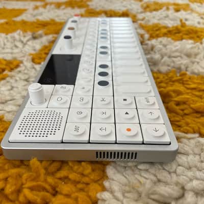 Teenage Engineering OP-1 Field Portable Synthesizer Workstation 2022 imagen 6