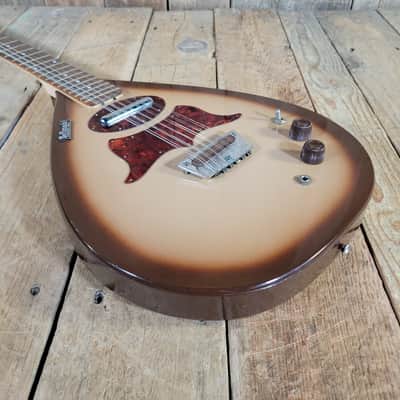 Danelectro Bellzouki 12 String Teardrop 1960s w/ Gig Bag - Brown Burst image 13