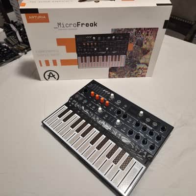Arturia MicroFreak 25-Key Algorithmic Synthesizer 2019 - Present - Black imagen 2