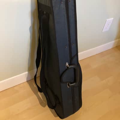 Antonio Rossi 4/4 violin with case, shoulder rest, and bow in excellent condition image 9