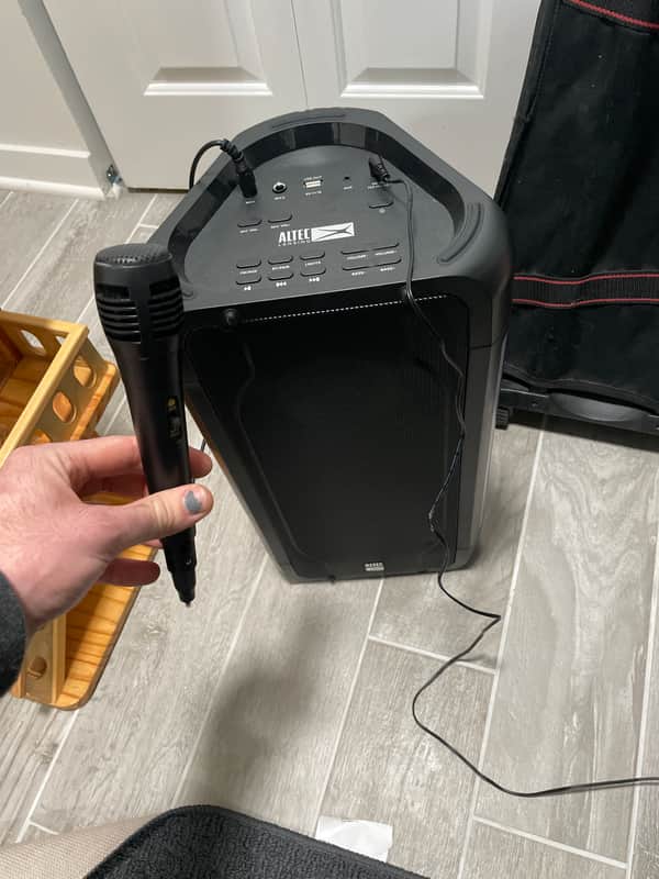 Altec Lansing Shockwave 100 wireless party speaker 2021 Black image 1