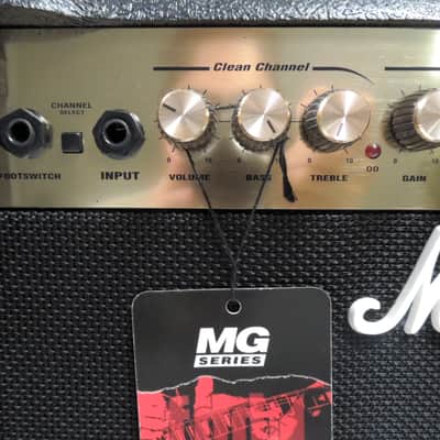 Marshall MG MG30DFX 2-Channel 30-Watt 1x10" Solid State Guitar Combo 2004 - 2008 - Black image 2