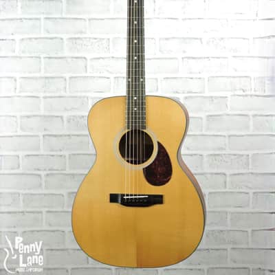 Eastman E1OM Solid Acoustic Orchestra Model Guitar with Gig Bag image 3