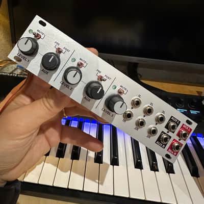 Intellijel Auxmix 1U 2024 - Silver image 1