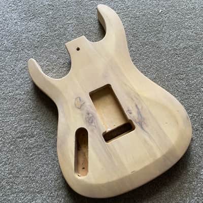 Double Cutaway Basswood Guitar Body with One Humbucker Pickup Route image 2