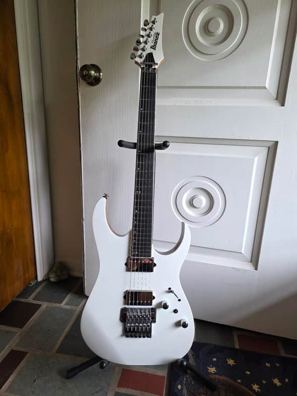Ibanez Prestige 2024 - Pearl White