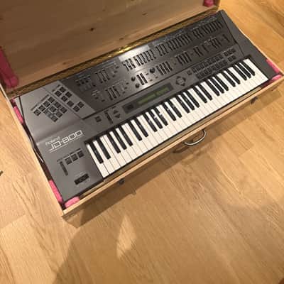 Roland JD-800 61-Key Programmable Synthesizer 1991 - 1995 - Carbon
