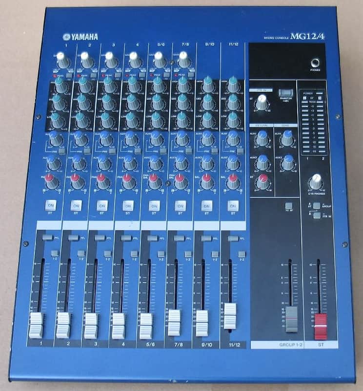 Yamaha MG12/4 Multi-Channel Analog 4 Buss Audio Mixer Recording