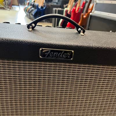 Fender Hot Rod Deluxe 3-Channel 40-Watt 1x12" Guitar Combo 1996 - 2001 - Black image 4
