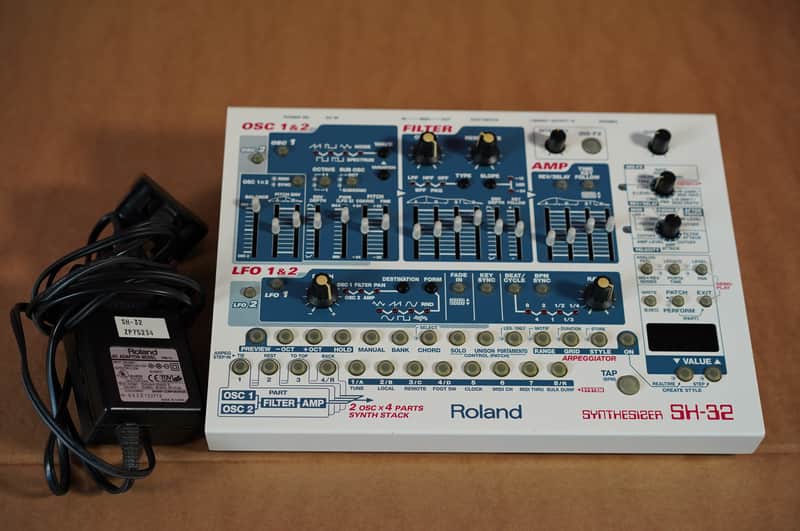 Roland SH-32 Desktop Synthesizer Module | Reverb UK