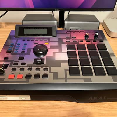 Akai MPC2000XL | SE3 finish | Floppy, 32MB RAM | US Seller - Free Shipping