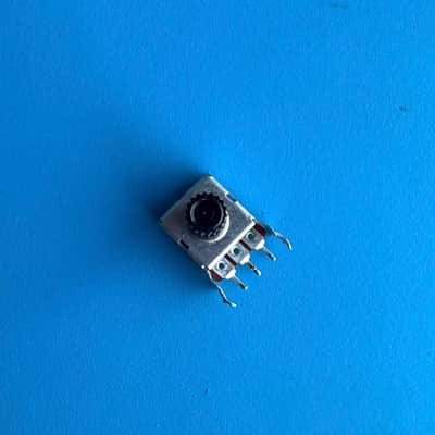 Fender Frontman 15R (PR493) Guitar Amp Part: Potentiometer B50K Pot [Knurled] image 3