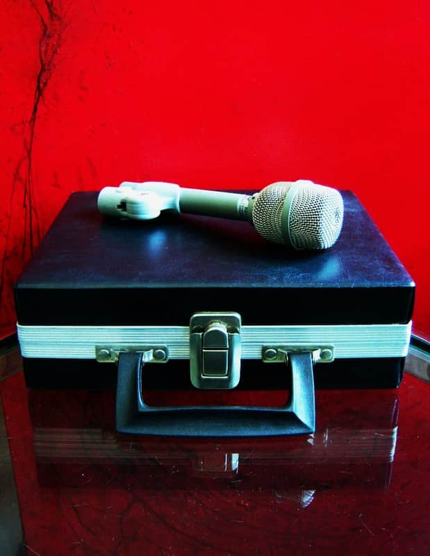 Vintage 1994 Electro-Voice RE11 Supercardioid Dynamic Microphone Low Z w accessories RE10 RE15 RE16 RE18 image 1