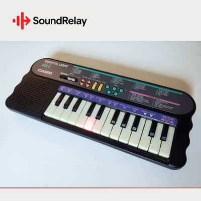 Casio ML-1 Magical Light – Mini Keyboard with Illuminated Keys – Excellent condition – Tested image 1